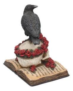 Rabe Auf Rosen Mit Totenschädel Figur 17cm -Halloween Kostüme Rabatte heartaches reflection rabe auf totenkopf mit rosen heartaches reflection black raven on skull with roses figurine 54573 05