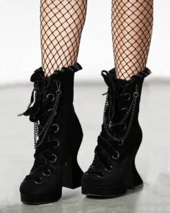 Deadly Twin Stiefeletten KILLSTAR 9 Deadly Twin Stiefeletten KILLSTAR -Halloween Kostüme Rabatte killstar deadly twin boots mit ketten applikation killstar gothic boots killstar boots gothic accessoire und geschenkartikel 52766 2