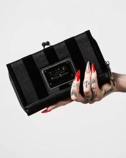 Earn Your Stripes Geldbörse KILLSTAR