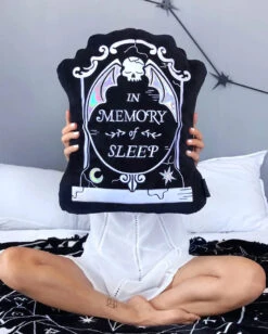 Grabstein Deko Kissen KILLSTAR -Halloween Kostüme Rabatte killstar grabstein deko kissen halloween und gothic wohnungsdeko kilstar cushion 51606