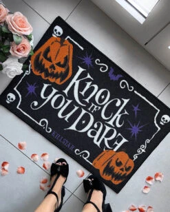 Knock If You Dare Türmatte KILLSTAR 5 Knock If You Dare Türmatte KILLSTAR -Halloween Kostüme Rabatte killstar knock if you dare tuermatte killstar homeware killstar dekoration gothic tuermatte gothic fussmatte gothic accessoires und geschenkideen 53816