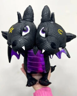 Tiamat Plüschtier KILLSTAR -Halloween Kostüme Rabatte killstar tiamat pluesch tier killstar kreeptures gothic kuscheltier gothic accessoires und geschenkartikel 53722