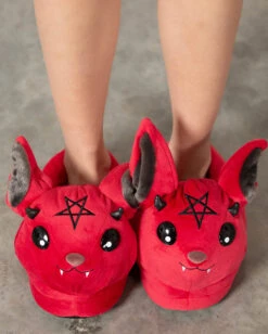 Vampir Hausschuhe KILLSTAR -Halloween Kostüme Rabatte killstar vampir pluesch hausschuhe killstar slippers gothic hausschuhe gothic accessoires gothic homewear killstar vampir slippers 53076 1