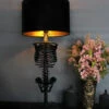 Schwarze Skelett-Torso Tischlampe Mit Lampenschirm -Halloween Kostüme Rabatte schwarze skeleton torso lampe mit lampenschirm black skeleton table lamp with shade gothic homeware 53164 01